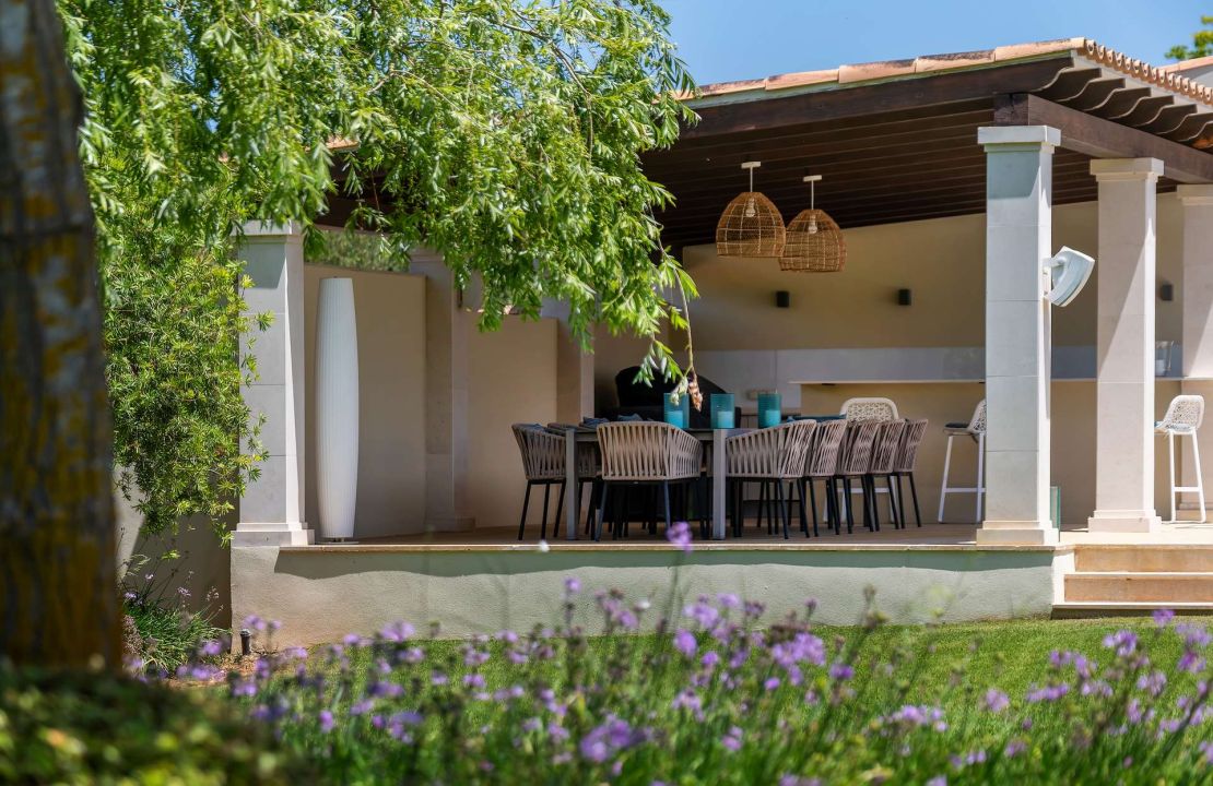 Stunning Finca Alcudia Mallorca with pool and landscaped gardens